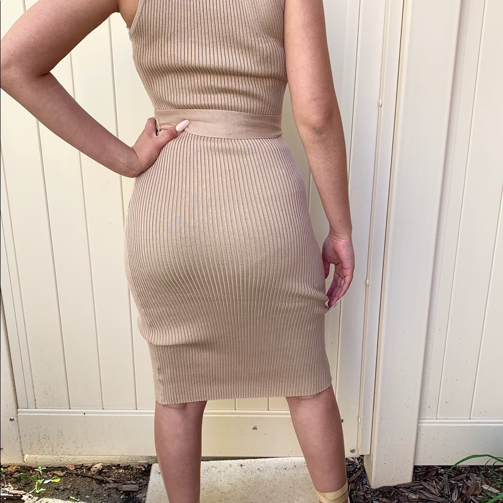 Dress - Picture 2 of 2